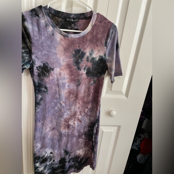 Knee length dress. Never worn. - Picture 3 of 3